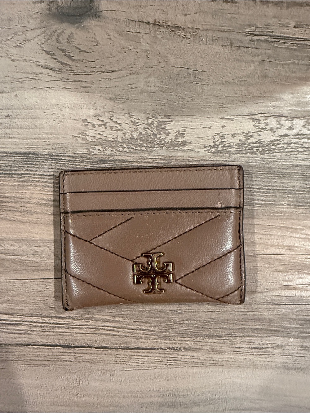 Original Tory Burch Quilted Leather Card Holder in Taupe with Gold Logo